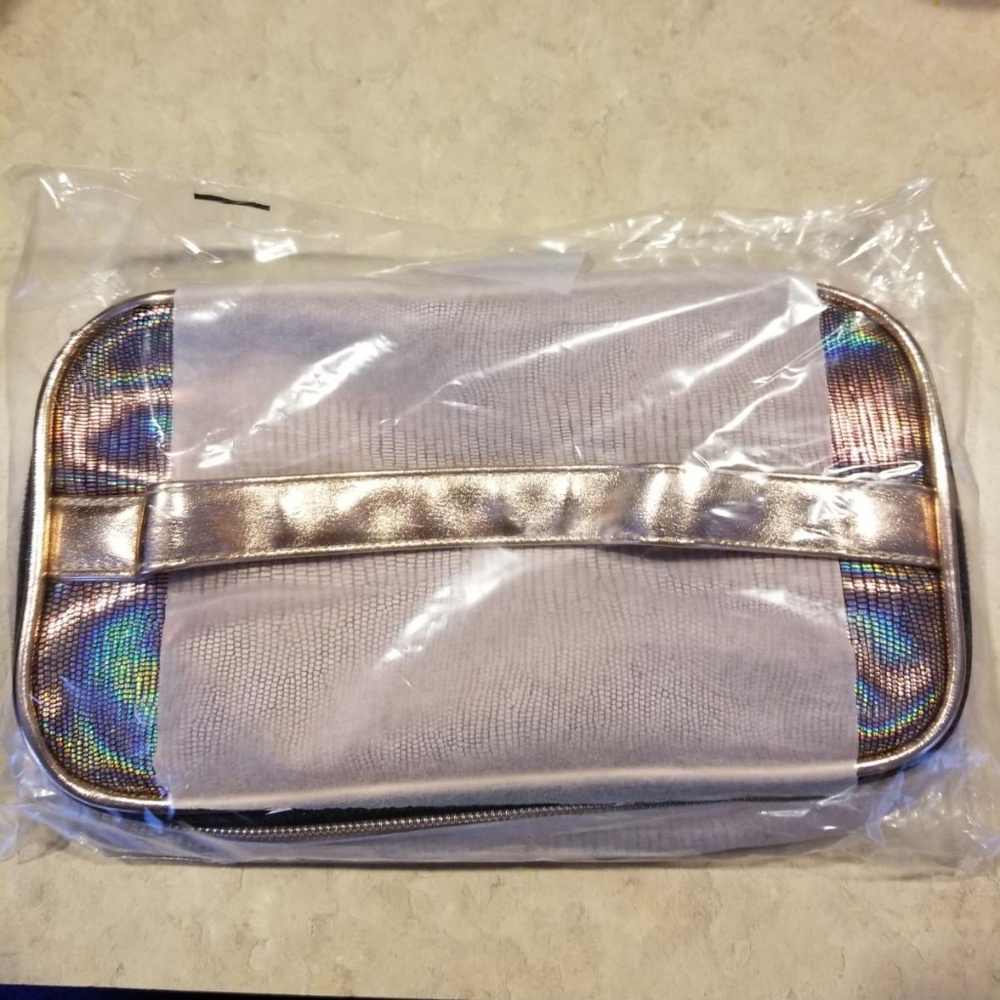 Boxycharm exclusive traincase